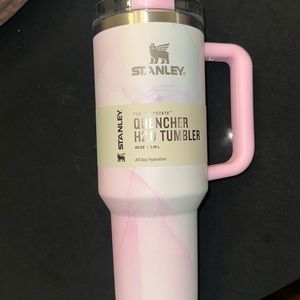New Stanley Quencher H2.0 Tumbler with handle 40oz Pink